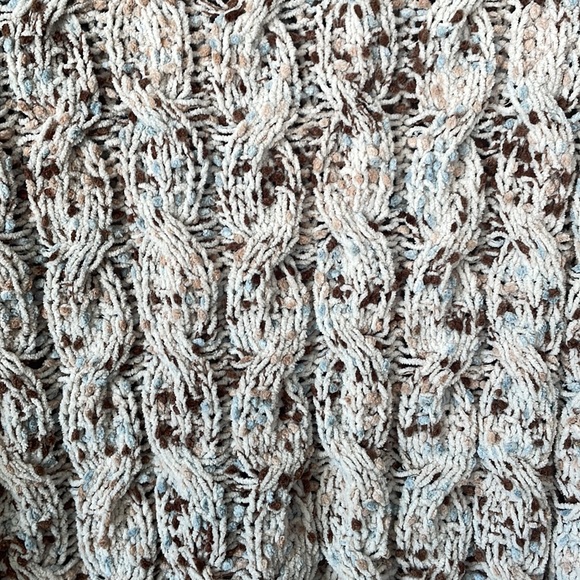 Jessica Simpson cropped sweater - Picture 4 of 4